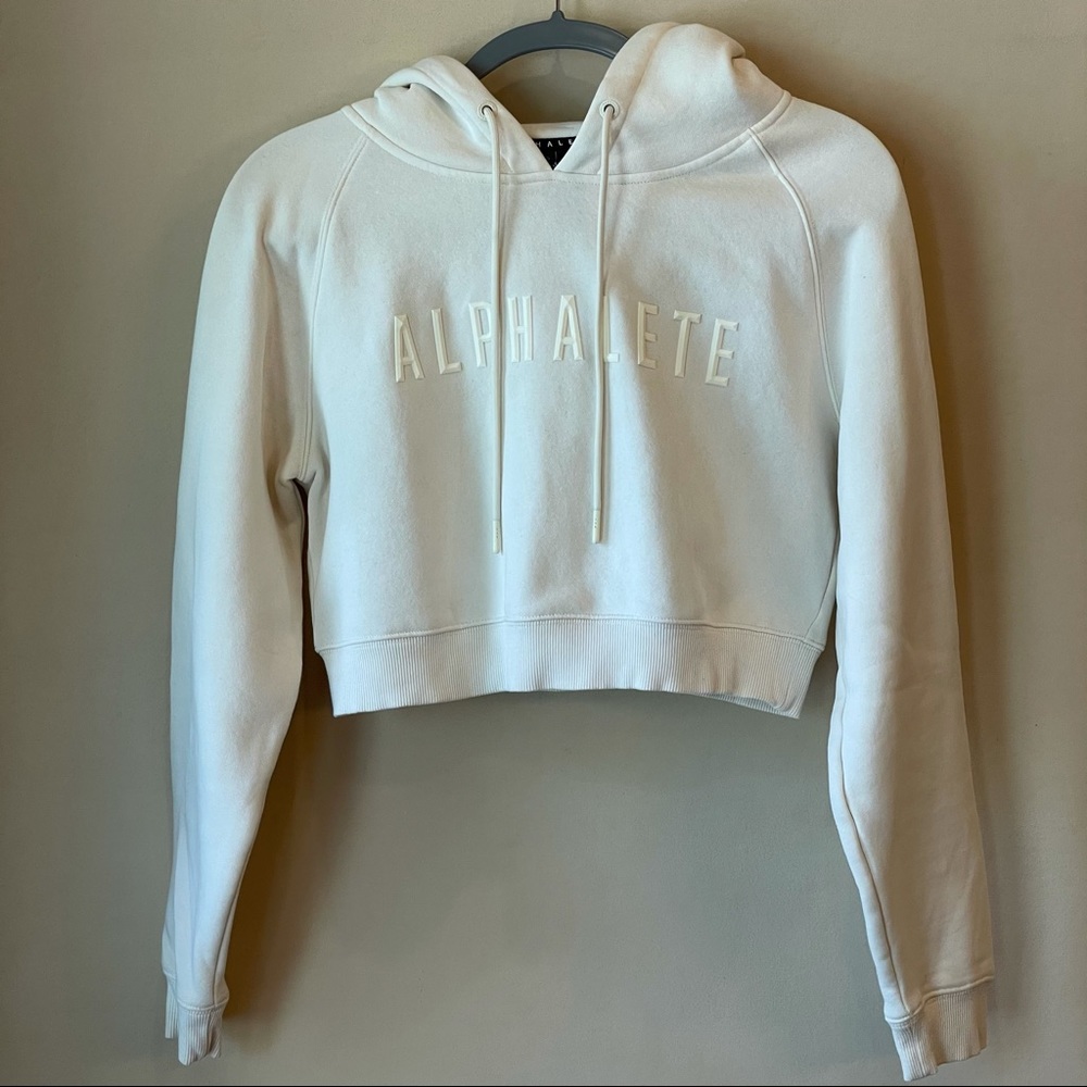 Alphalete Cream Cropped Sweatshirt